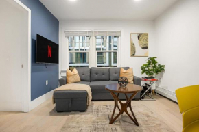 Stylish Condo near Restaurants & Amenities
